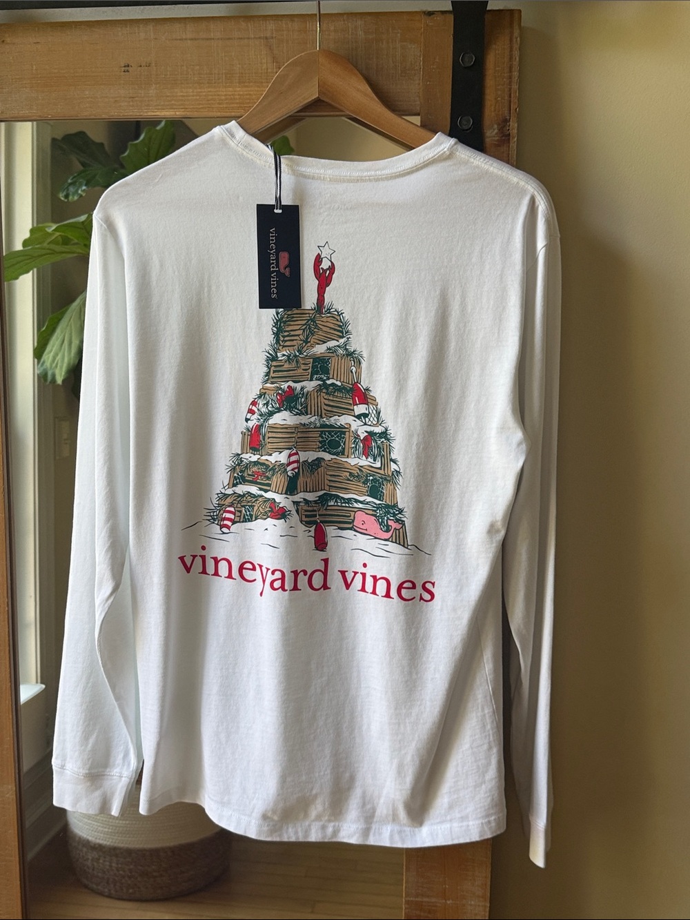 NWT Vineyard Vines Christmas Tree Traps Long Sleeve Pocket Tee Size S